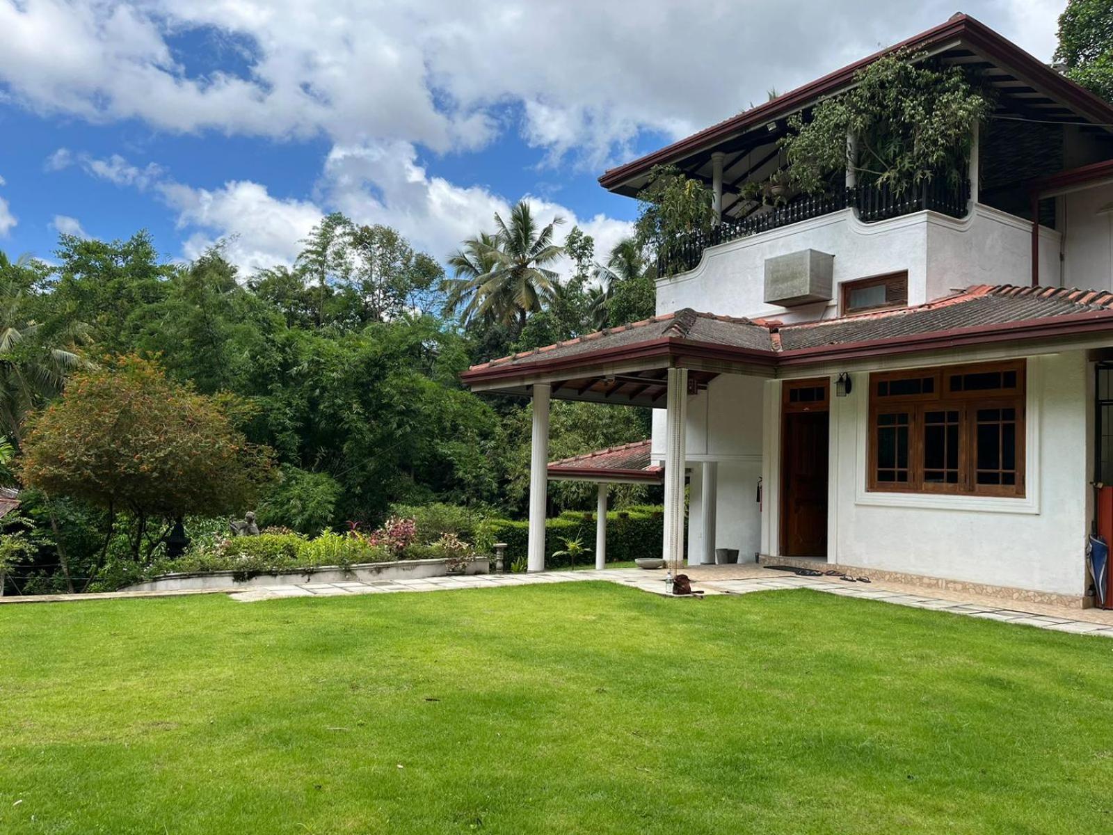 Heaven Palace Kandy Bagian luar foto